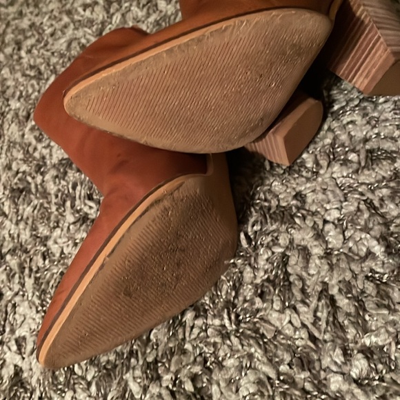 Lucky brand bootie size 8 - Picture 2 of 4